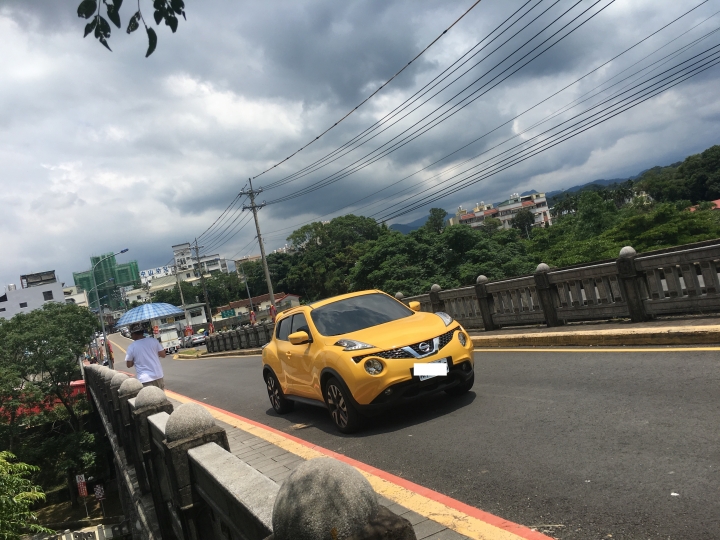 【甜滋滋開箱】開著JUKE Turbo與女王甜蜜出遊,94閃到嫑嫑的!