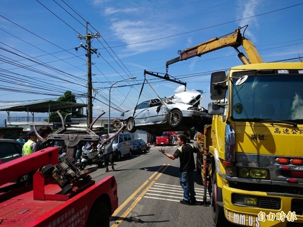 仰德大道連環大車禍 4人命危