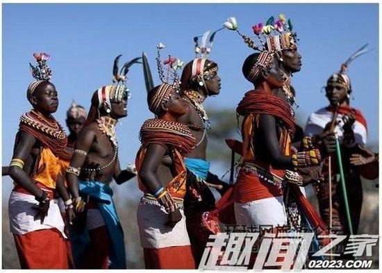 轉傳 各位01男性有福了 這裡的女人給男人下迷藥,用槍支甚至活蛇威脅發生性關係