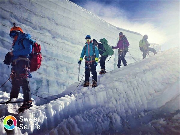 【世界之巔】聖母峰基地營+Island Peak 海拔6189m 冰攀訓練