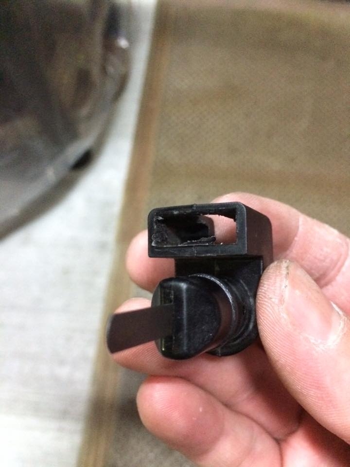 New all livina DIY CVT變速箱油 第一次換3萬公里