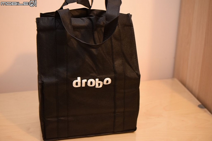 簡單易用,檔案資料保險箱 Drobo 5C DAS 開箱