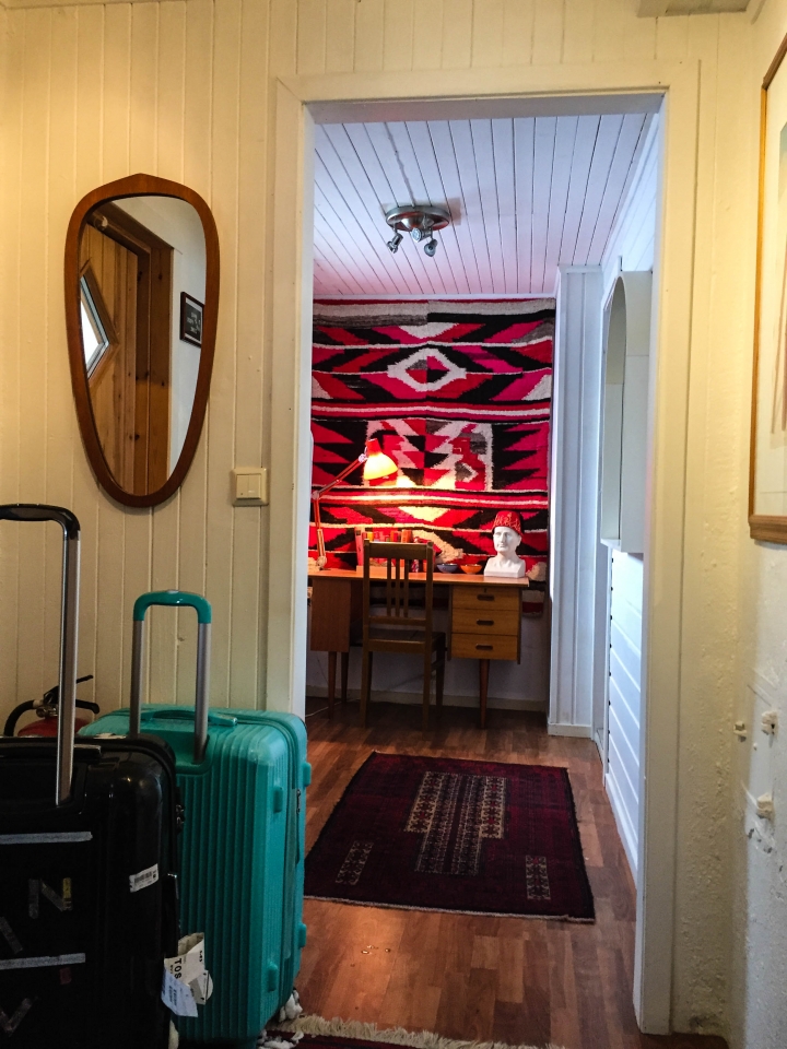 挪威北極圈。特羅姆瑟Tromsø住宿。Cozy apartment by the lake