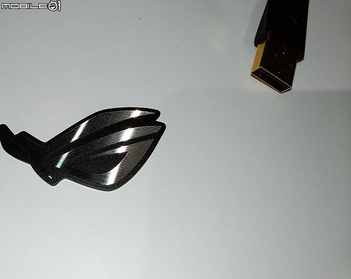 對稱的信仰 ASUS 敗家之眼 ROG Pugio 開箱