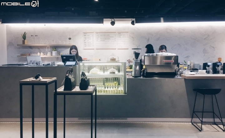 西門鬧區-寧靜的充電咖啡店
