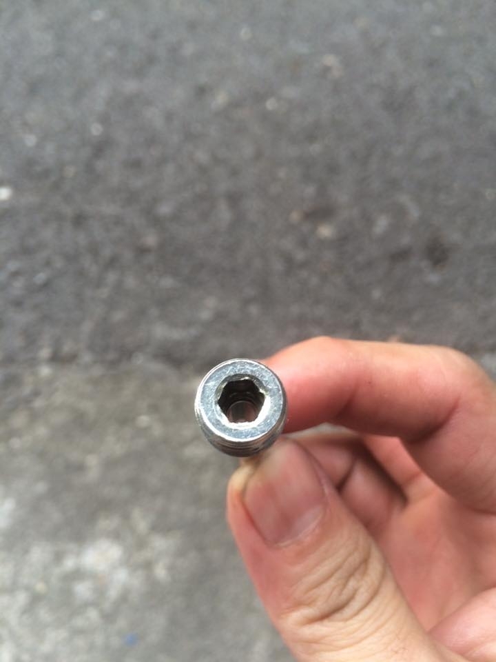 New all livina DIY CVT變速箱油 第一次換3萬公里