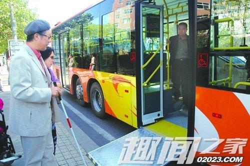 轉傳 各位01男性有福了 這裡的女人給男人下迷藥,用槍支甚至活蛇威脅發生性關係
