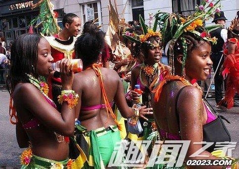 轉傳 各位01男性有福了 這裡的女人給男人下迷藥,用槍支甚至活蛇威脅發生性關係