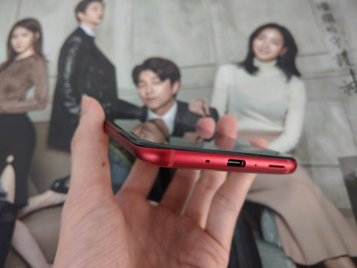 輪到我開箱了, 豔陽紅HTC U11入手