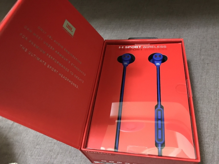 簡單開箱UA JBL 藍牙運動耳機