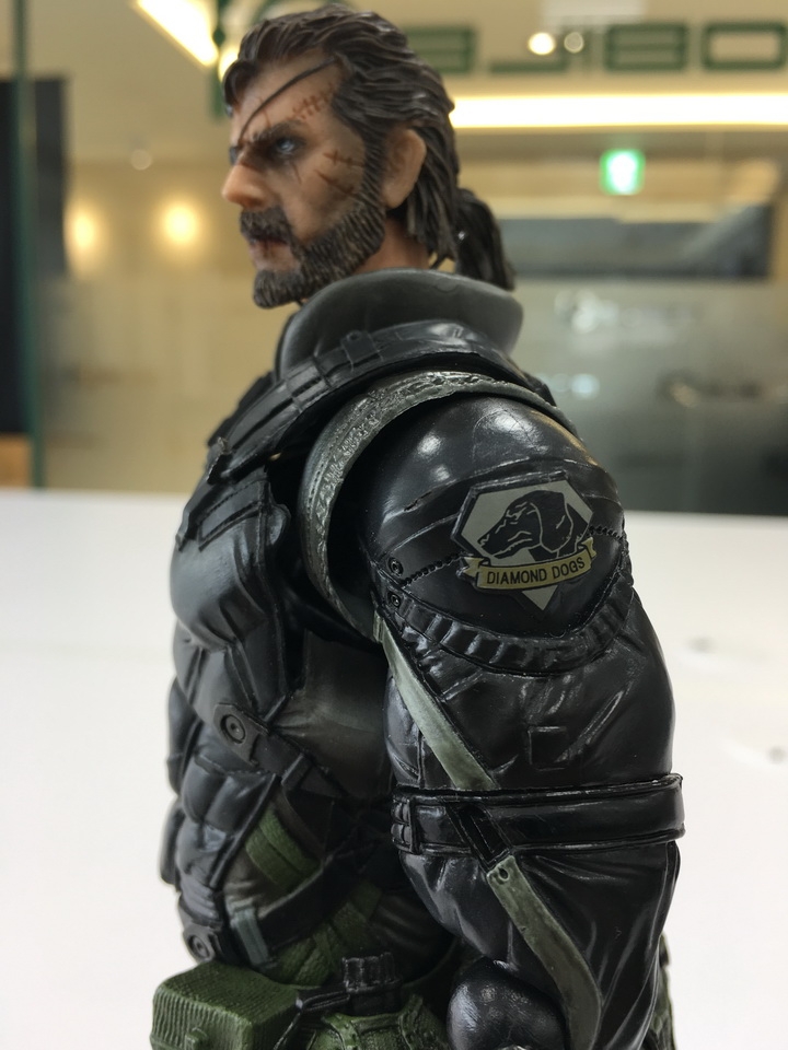 Play Arts改 Metal Gear Solid V: The Phantom Pain Venom Snake 潛行服版