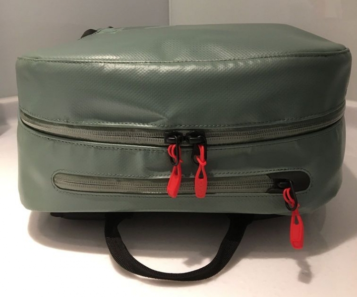【開箱】EVOC COMMUTER 18L 筆電包