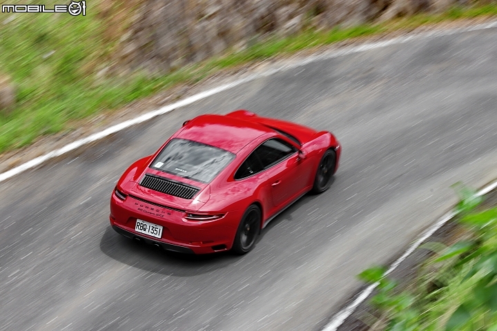 豔紅閃電! Porsche 911 Carrera GTS試駕報導