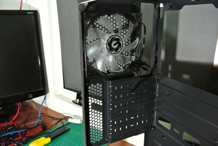 火鳥 BitFenix Nova TG 諾瓦星 玻璃透側機殼 輕開箱