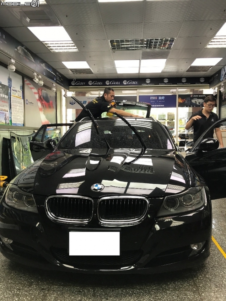 BMW 7年老車隔熱紙終於給它換新啦!