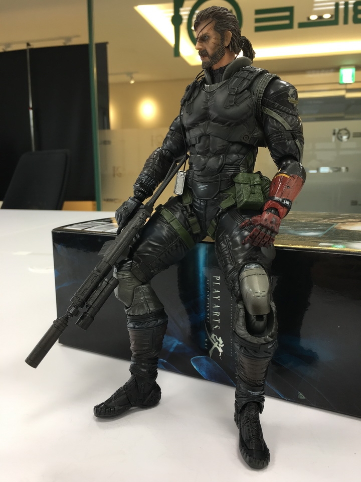 Play Arts改 Metal Gear Solid V: The Phantom Pain Venom Snake 潛行服版