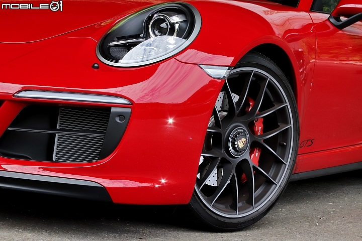 豔紅閃電! Porsche 911 Carrera GTS試駕報導
