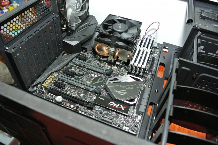 火鳥 BitFenix Nova TG 諾瓦星 玻璃透側機殼 輕開箱