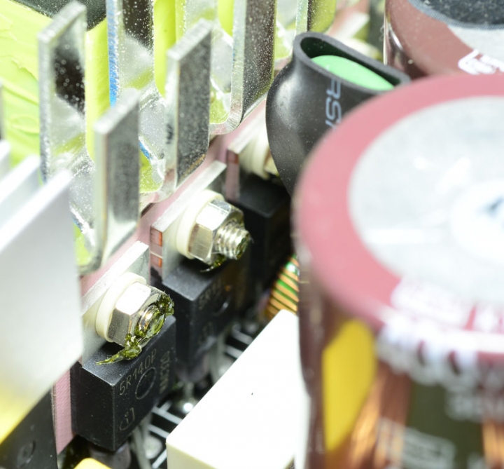 振華LEADEX PLATINUM 1000W電源供應器拆解