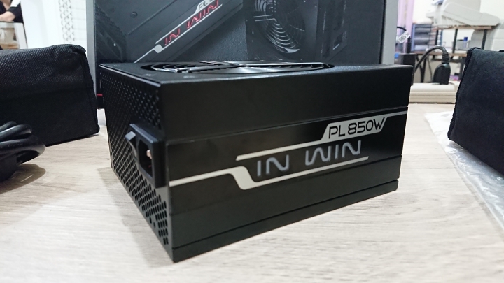 【開箱】迎廣PL850W RGB 金牌 電競電供