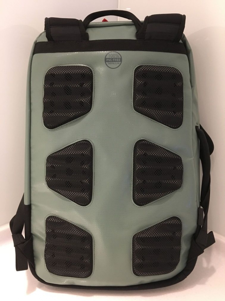 【開箱】EVOC COMMUTER 18L 筆電包