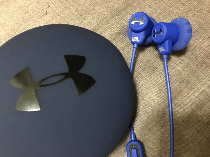 簡單開箱UA JBL 藍牙運動耳機