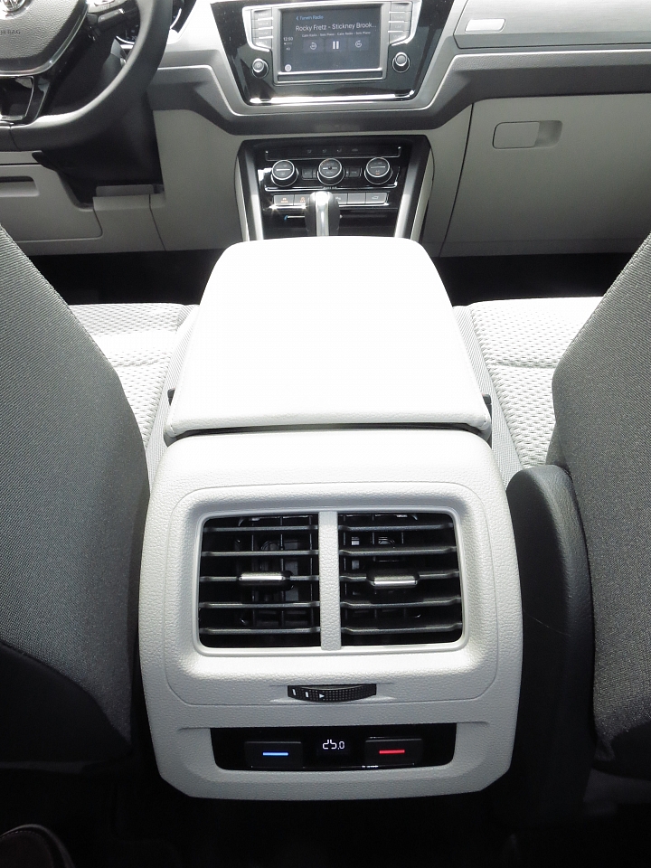 2016 Touran TDI 遲緩開箱