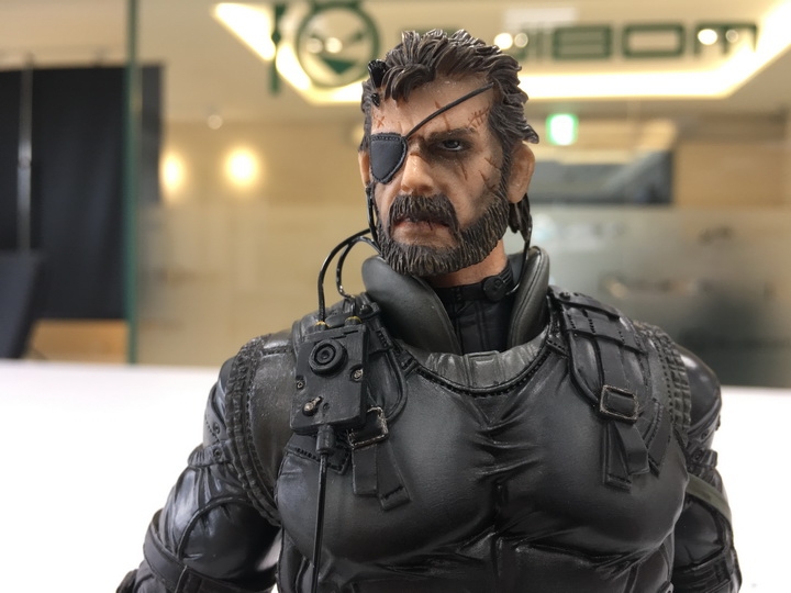 Play Arts改 Metal Gear Solid V: The Phantom Pain Venom Snake 潛行服版