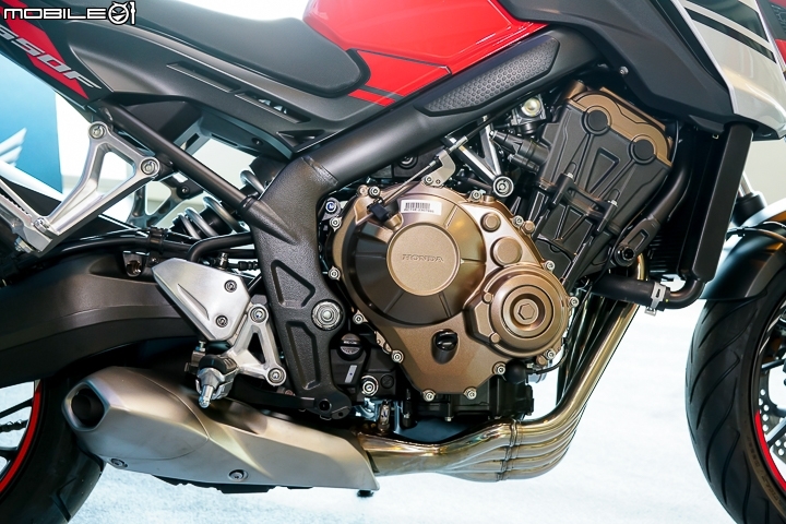 面面俱到 2017 HONDA Motorcycle CB650F & CBR650F 賽道試駕