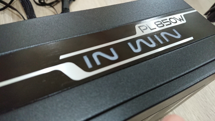 【開箱】迎廣PL850W RGB 金牌 電競電供