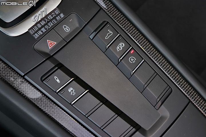 豔紅閃電! Porsche 911 Carrera GTS試駕報導