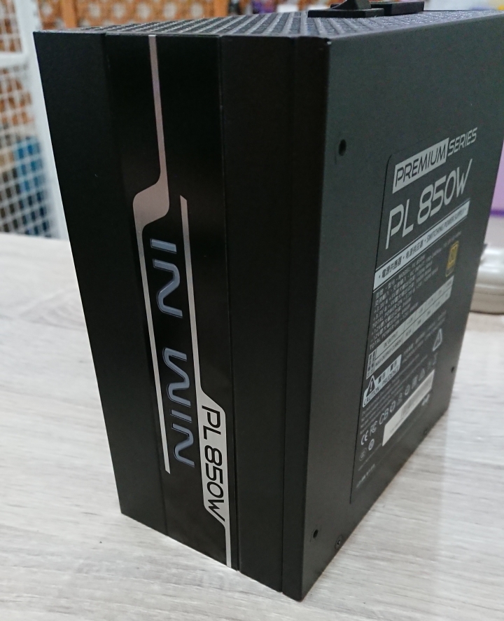 【開箱】迎廣PL850W RGB 金牌 電競電供