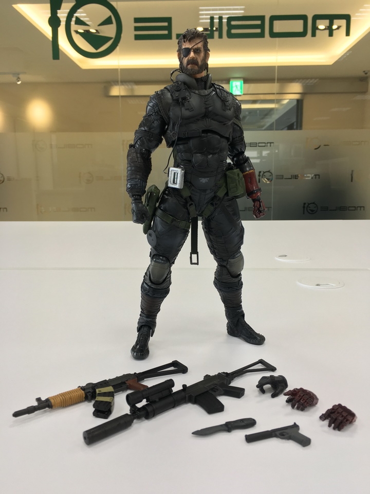 Play Arts改 Metal Gear Solid V: The Phantom Pain Venom Snake 潛行服版