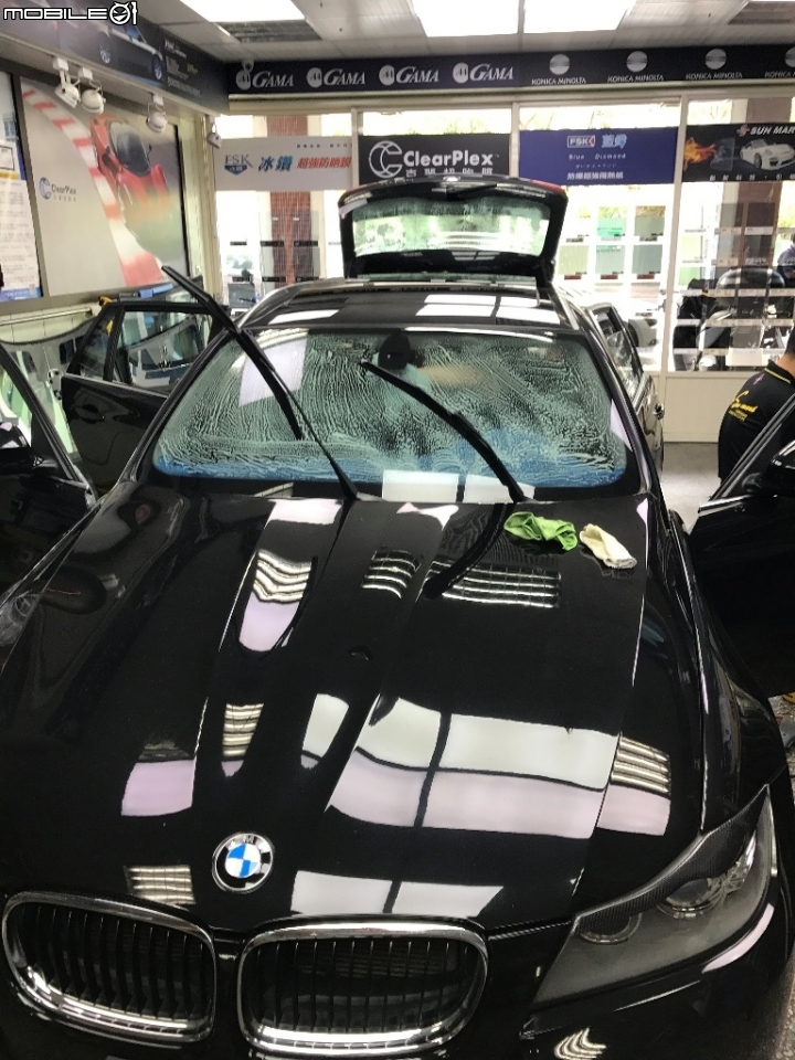 BMW 7年老車隔熱紙終於給它換新啦!