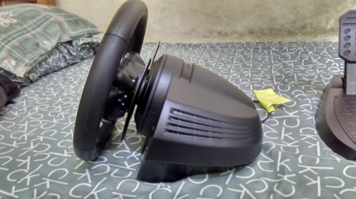 入門級 THRUSTMASTER TMX 力回饋方向盤 開箱