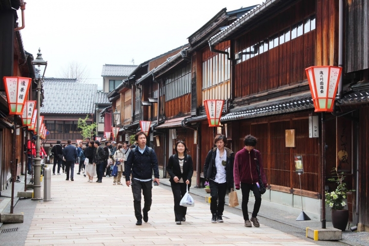 【日本,8200公里的流浪】10 # 在金澤茶屋街遇見浪漫櫻景