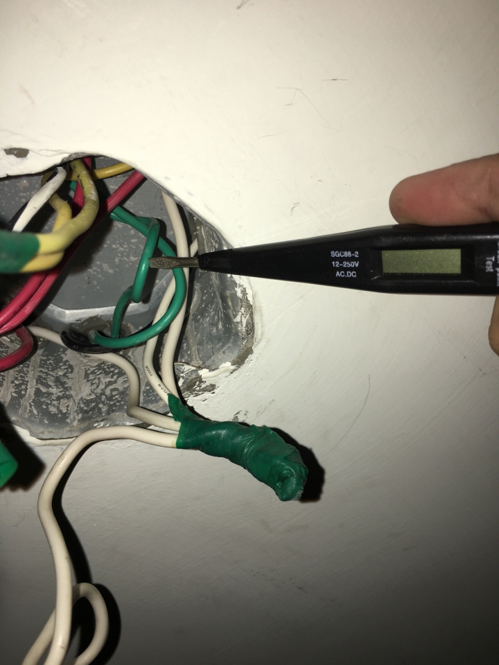 感應燈搭配掃地機的好夥伴-- WISCON 威力控 WiFi 智慧開關