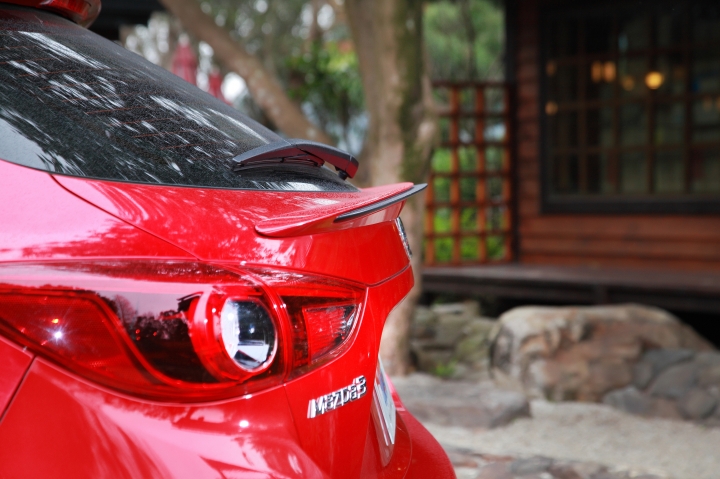 Mazda 3 & Aniki拍攝花絮特輯+小紅馬出嫁