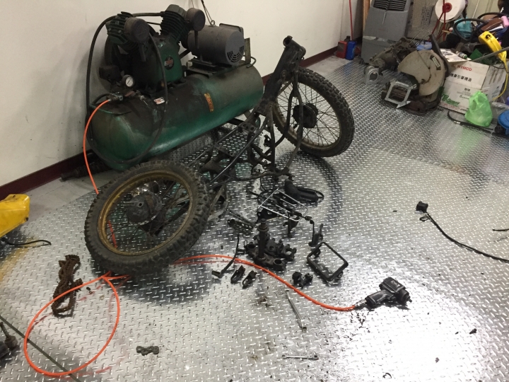 YAMAHA DT125 翻新全紀錄 (圖多文長) 8/27 更新啦!!!!