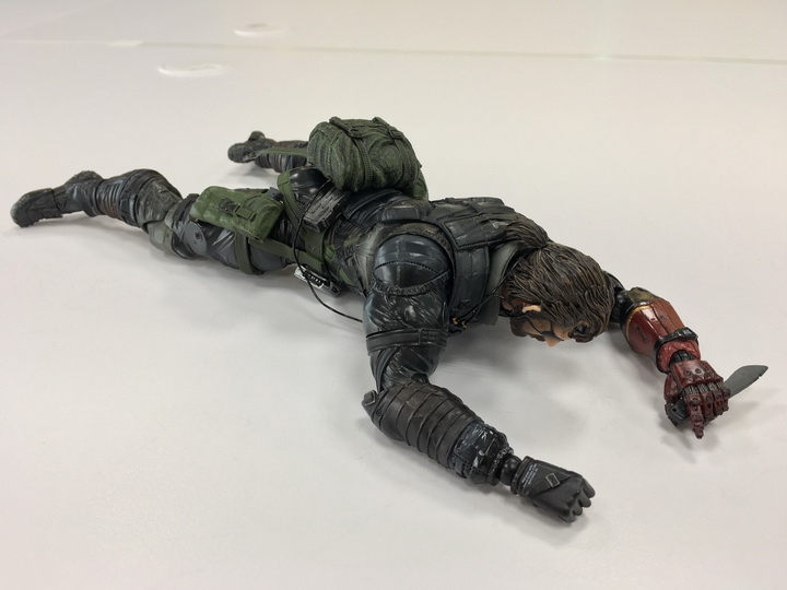 Play Arts改 Metal Gear Solid V: The Phantom Pain Venom Snake 潛行服版