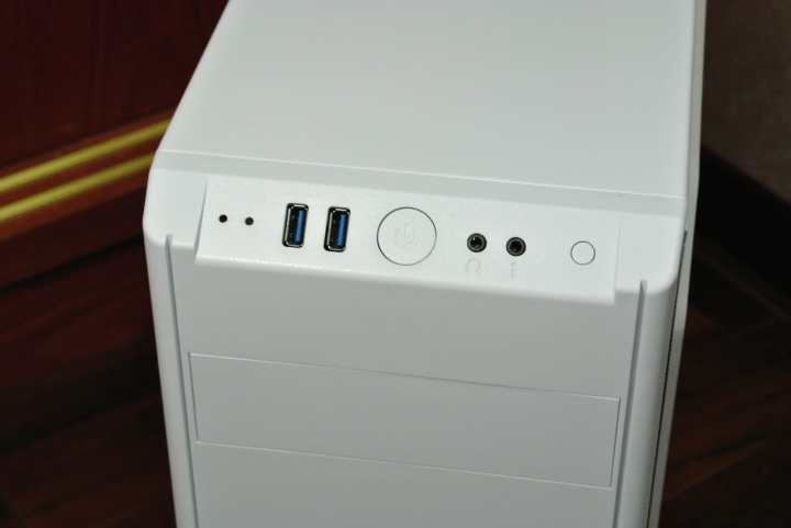 火鳥 BitFenix Nova TG 諾瓦星 玻璃透側機殼 輕開箱