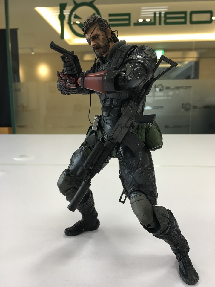 Play Arts改 Metal Gear Solid V: The Phantom Pain Venom Snake 潛行服版