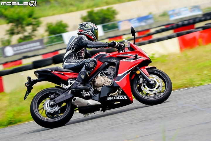 面面俱到 2017 HONDA Motorcycle CB650F & CBR650F 賽道試駕