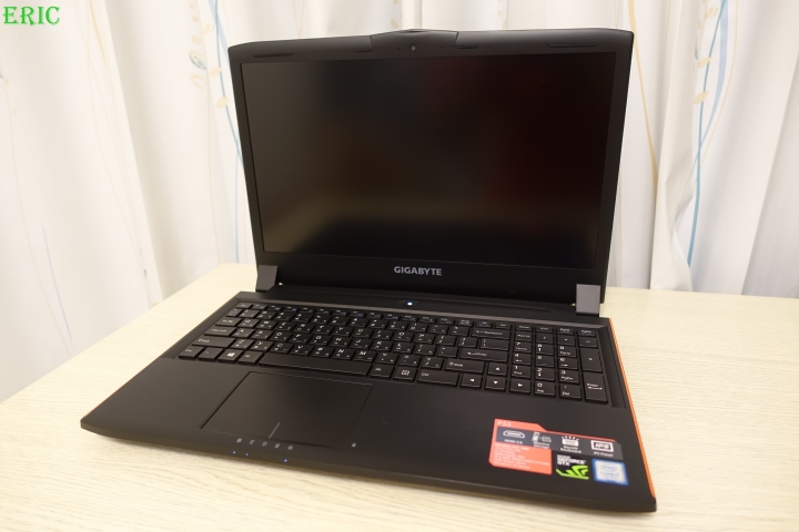 【開箱】GIGABYTE P55W V7 低調奢華的享受,輕鬆入主?
