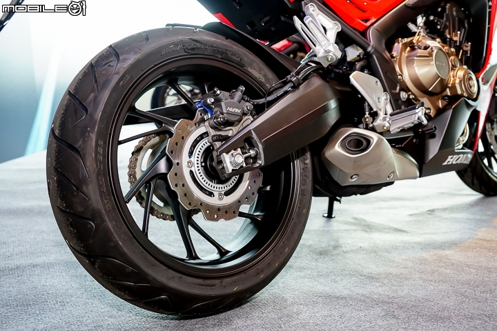 面面俱到 2017 HONDA Motorcycle CB650F & CBR650F 賽道試駕