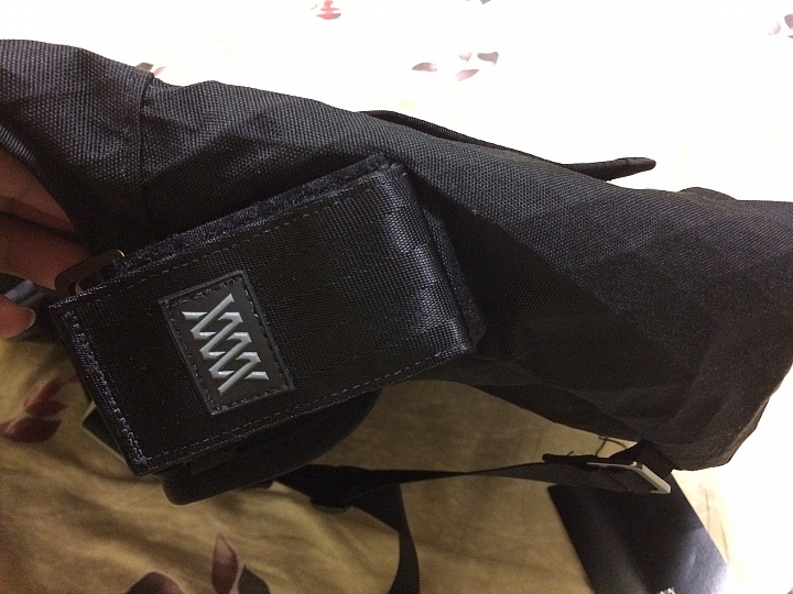 Mission Workshop THE RUMMY -VX 頂級上捲式郵差包 {開箱}
