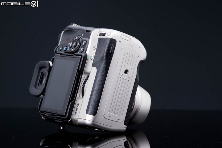 Pentax K-1 銀色紀念版開箱