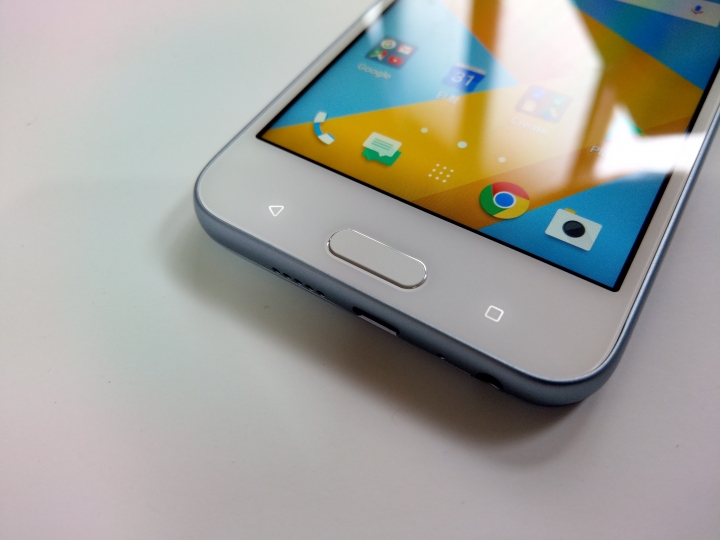HTC One A9s:CP值還不錯的低階機
