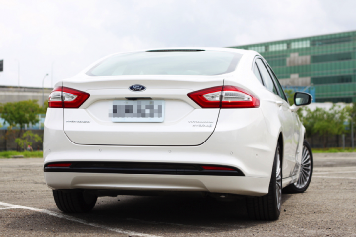 犒賞自己的大禮物!FORD Mondeo Hybird油電蟒開箱
