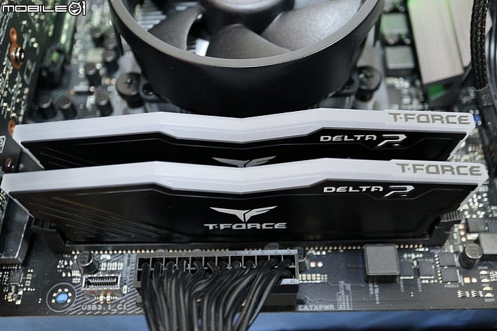 AURA Sync 一起Gaming發光 T-Force DELTA RGB DDR4 開箱